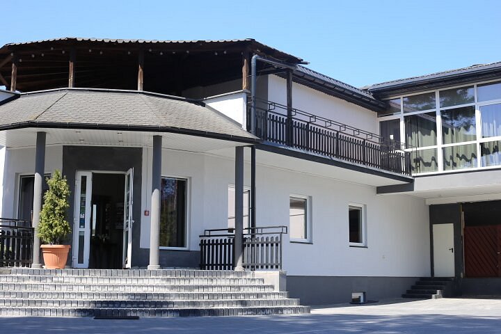 Hotel i Restauracja Pod Różami
